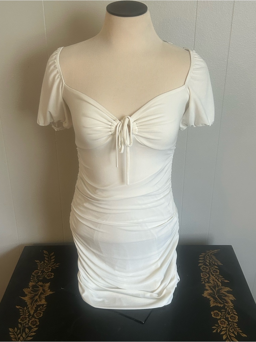Vintage white Windsor bodycon style dress Y2K
